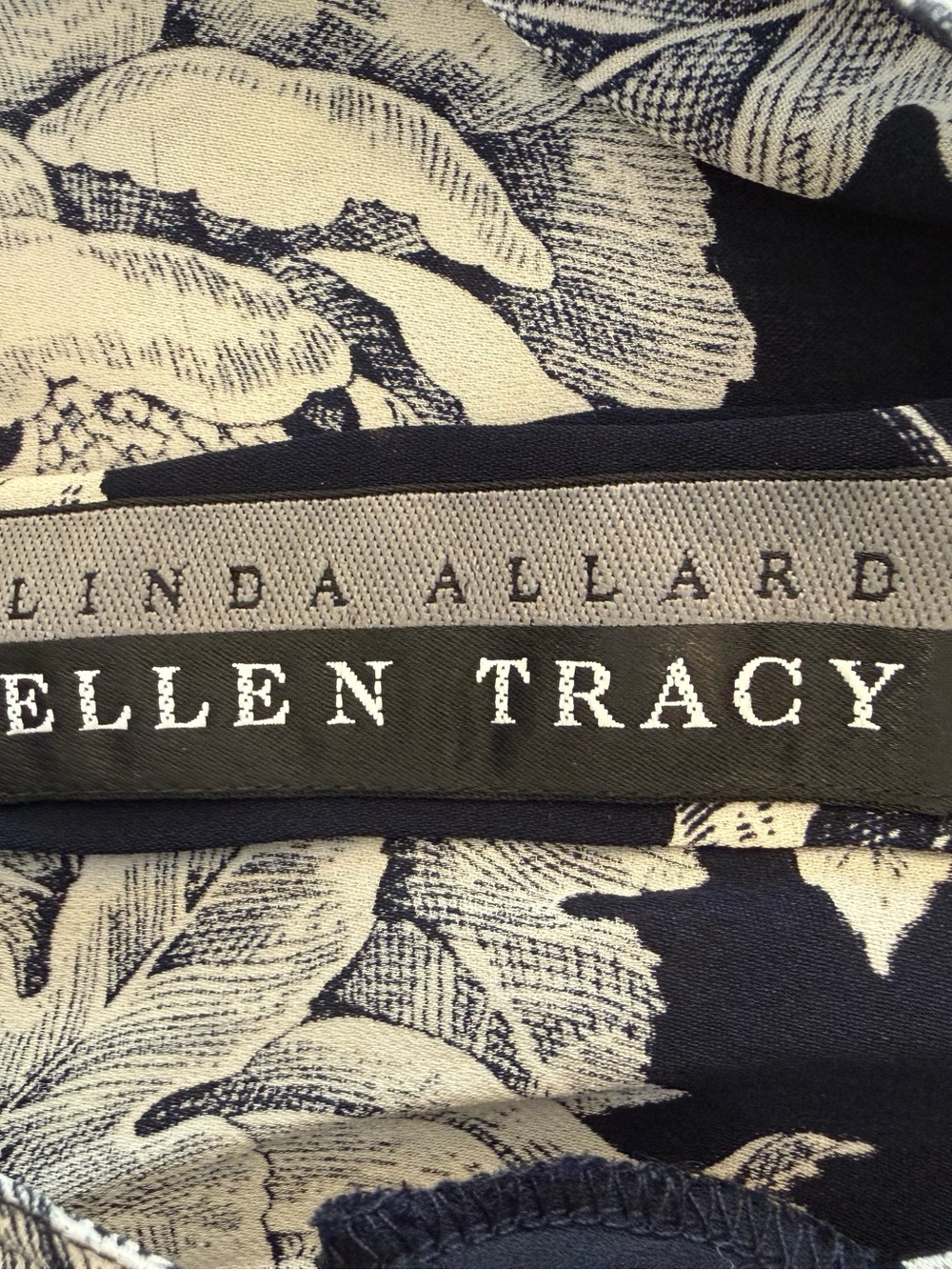 Linda Allard Ellen Tracy Silk Navy and Cream Floral Blouse Size 16 - Picture 3 of 5